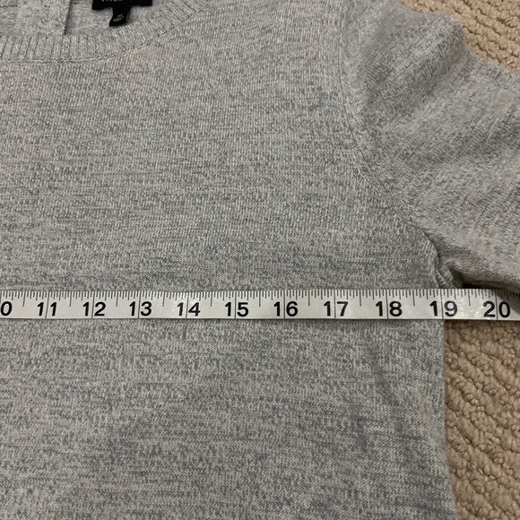 Talbots size Medium Gray LS Sweater Exc - Picture 4 of 9